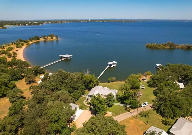 Photo 3 of Single family home for sale at 409 Is Lodges Dr, Buchanan Dam, TX 78609 | MLS# 7053708 | Listing updated on 2026-10-08