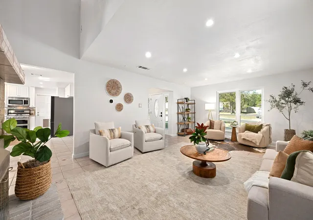 Photo 2 of Single family home for sale at 1100 Huntridge Dr, Austin, TX 78758 | MLS# 3313186 | Listing updated on 2026-10-22