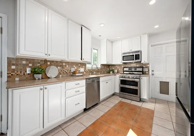 Photo 2 of Single family home for sale at 1100 Huntridge Dr, Austin, TX 78758 | MLS# 3313186 | Listing updated on 2026-10-10