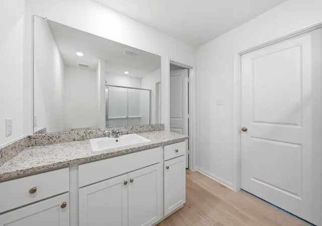 Photo 4 of Single family home for sale at 225 W Luna Blue Ln, Jarrell, TX 76537 | MLS# 7756826 | Listing updated on 2026-10-09