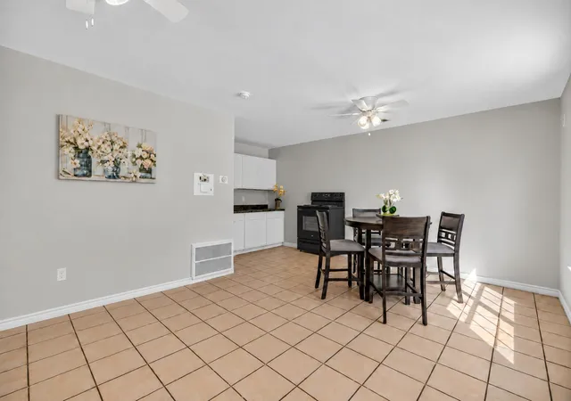 Photo 3 of House for sale at 417 N Blanco St, Lockhart, TX 78644 | MLS# 2259011 | Listing updated on 2026-10-29