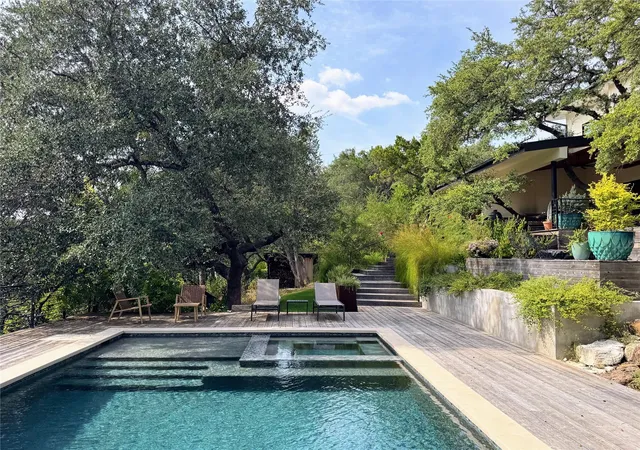 Photo 1 of Single family home for sale at 1001 Live Oak Ridge Rd, West Lake Hills, TX 78746 | MLS# 1207397 | Listing updated on 2026-10-10