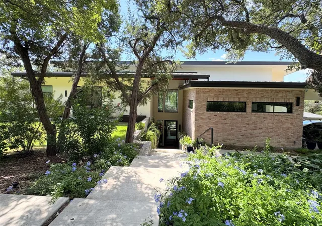 Photo 2 of Single family home for sale at 1001 Live Oak Ridge Rd, West Lake Hills, TX 78746 | MLS# 1207397 | Listing updated on 2026-10-10
