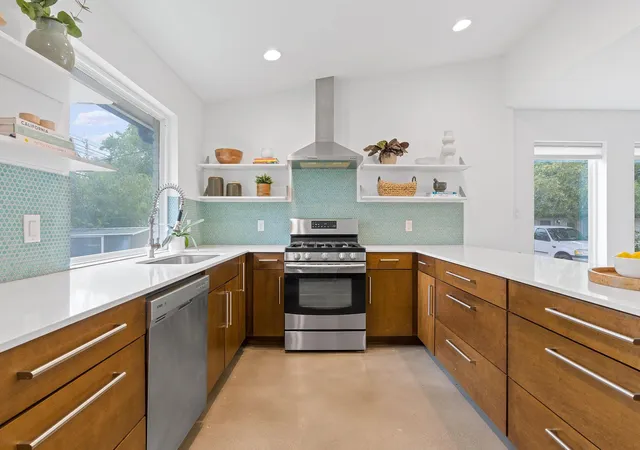 Photo 2 of Townhouse for sale at 2008 Meadowridge Dr #B, Austin, TX 78704 | MLS# 2715129 | Listing updated on 2026-10-09