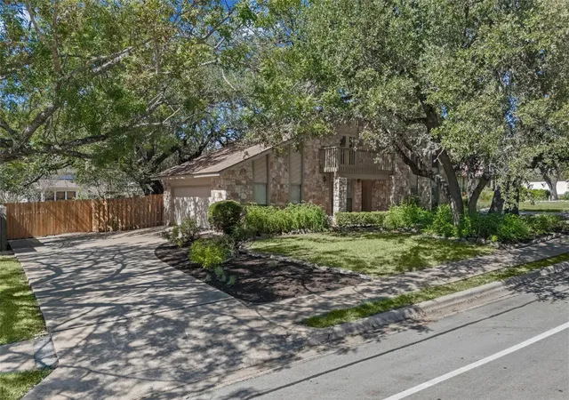 Photo 2 of Single family home for sale at 11306 Pickfair Dr, Austin, TX 78750 | MLS# 3520312 | Listing updated on 2026-10-10