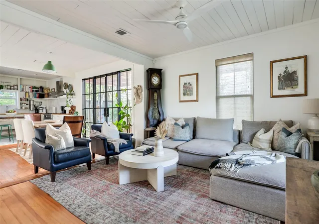 Photo 2 of Single family home for sale at 906 E 14th Street #A, Austin, TX 78702 | MLS# 5504633 | Listing updated on 2026-10-27