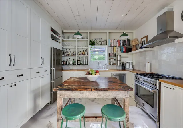 Photo 3 of Single family home for sale at 906 E 14th Street #A, Austin, TX 78702 | MLS# 5504633 | Listing updated on 2026-10-27