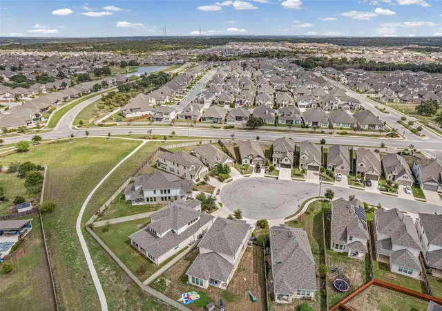 Photo 4 of Single family home for sale at 528 Calmo Ct, Liberty Hill, TX 78642 | MLS# 2837537 | Listing updated on 2026-10-27