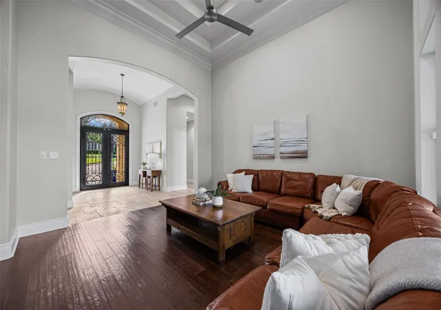 Photo 4 of Single family home for sale at 9008 Thickwoods Cv, Austin, TX 78735 | MLS# 2277736 | Listing updated on 2026-10-18