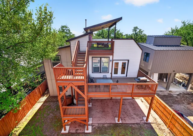 Photo 3 of Single family home for sale at 2204 E 13th Street #A, Austin, TX 78702 | MLS# 5610398 | Listing updated on 2026-10-09