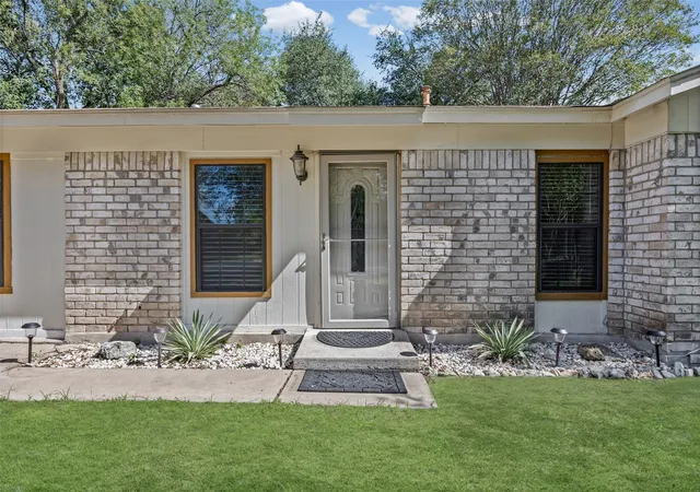 Photo 3 of Single family home for sale at 1102 Sahara Ave, Austin, TX 78745 | MLS# 8961989 | Listing updated on 2026-10-10