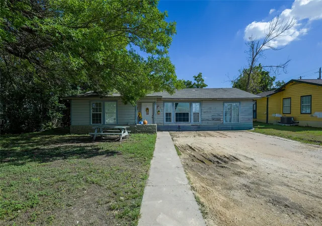Single family home for sale at 413 Patricia Dr, San Marcos, TX 78666 | MLS# 1941802