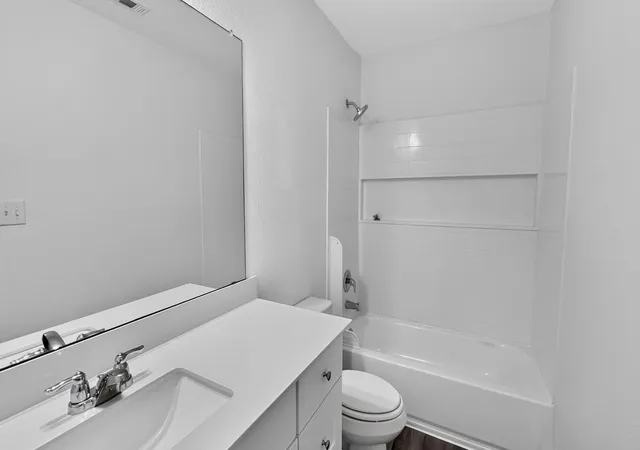 Photo 4 of Single family home for sale at 337 Line Of Fire Way, Jarrell, TX 76537 | MLS# 3945900 | Listing updated on 2026-10-10