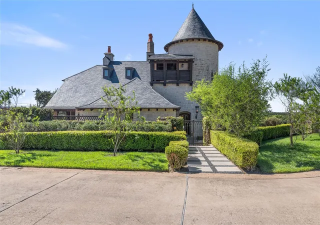 Photo 3 of Single family home for sale at 6932 Cielo Azul Pass, Austin, TX 78732 | MLS# 9127047 | Listing updated on 2026-10-10
