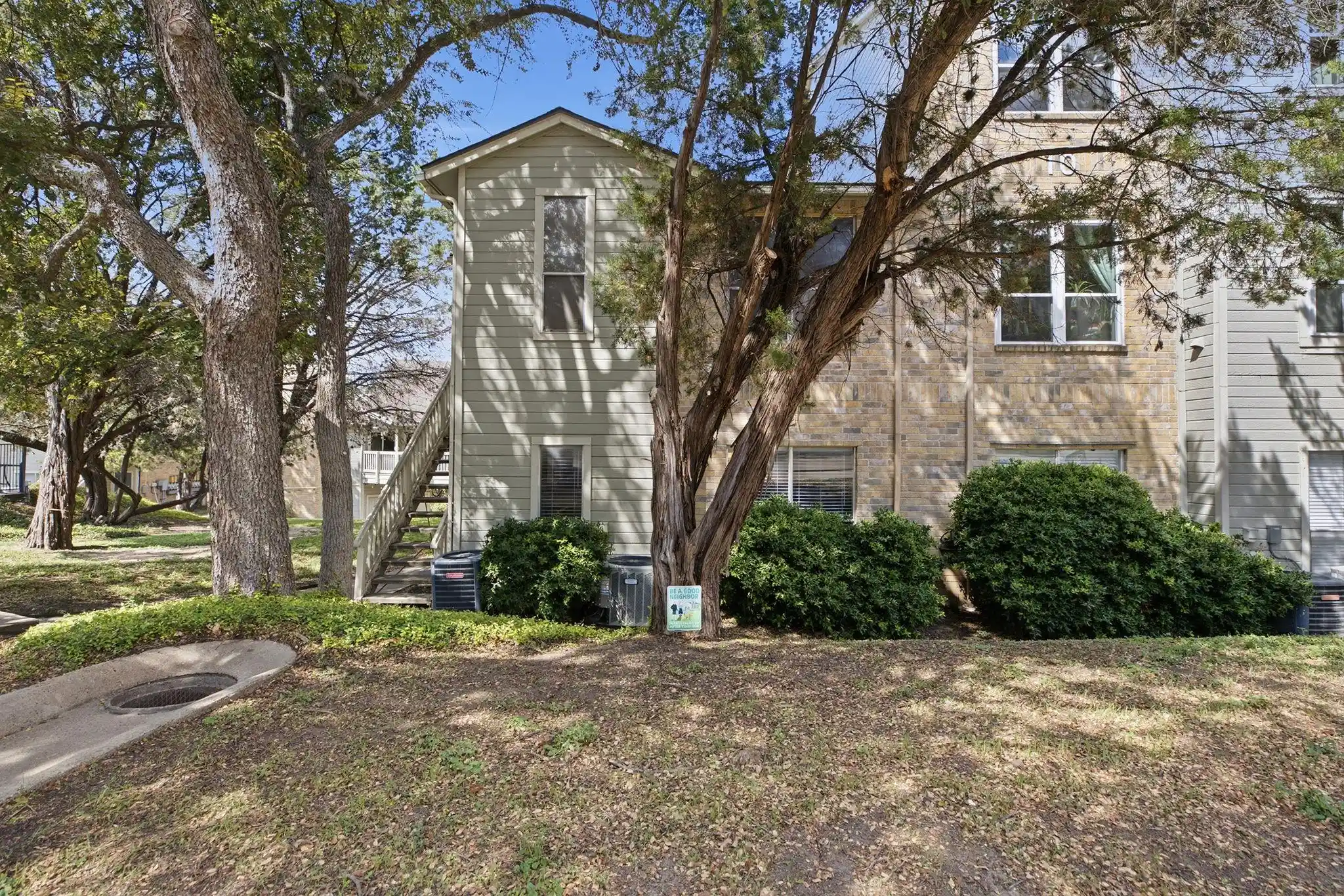 Listing Photo 2 - Condo for sale in 2450 Wickersham Ln located at 2450 Wickersham Ln, Austin, TX 78741 - Unit #1001