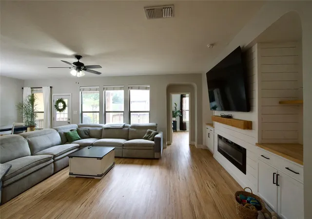 Photo 3 of Single family home for sale at 10906 Almond Crst Dr, San Antonio, TX 78233 | MLS# 4966849 | Listing updated on 2026-10-30