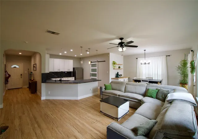 Photo 4 of Single family home for sale at 10906 Almond Crst Dr, San Antonio, TX 78233 | MLS# 4966849 | Listing updated on 2026-10-30