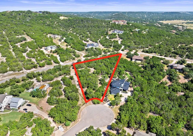 Photo 4 of Single family home for sale at 17604 Hunters Holw, Jonestown, TX 78645 | MLS# 9325816 | Listing updated on 2026-10-10