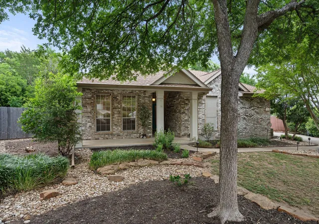 Photo 3 of Single family home for sale at 2812 Cascade Fls Dr, Austin, TX 78738 | MLS# 1790245 | Listing updated on 2026-10-10