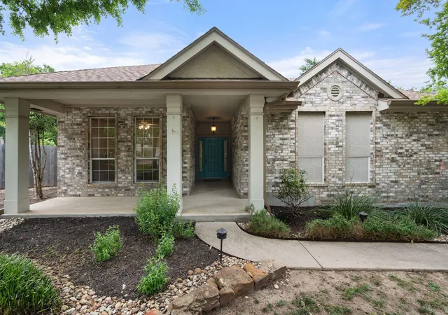 Photo 4 of Single family home for sale at 2812 Cascade Fls Dr, Austin, TX 78738 | MLS# 1790245 | Listing updated on 2026-10-10