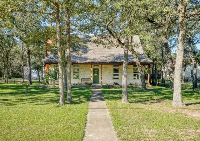 Photo 1 of Single family home for sale at 226 Cedar Hills Dr, Elgin, TX 78621 | MLS# 2063263 | Listing updated on 2026-10-09