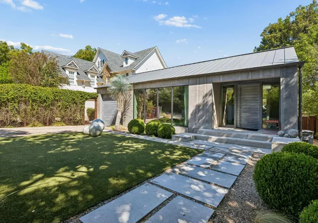 Photo 4 of Single family home for sale at 2304 Indian Trl, Austin, TX 78703 | MLS# 9234760 | Listing updated on 2026-10-22