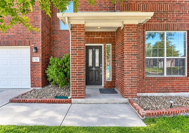 Photo 3 of Single family home for sale at 917 Abbeyglen Castle Dr, Pflugerville, TX 78660 | MLS# 3588651 | Listing updated on 2026-10-09