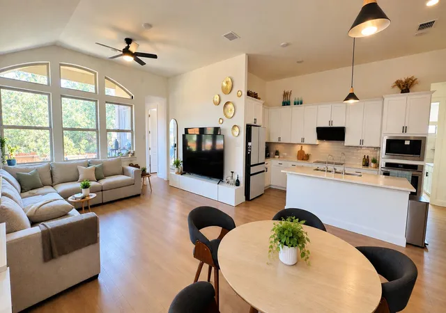 Photo 4 of Single family home for sale at 1129 Cole Ests Dr, Georgetown, TX 78628 | MLS# 6509979 | Listing updated on 2026-10-20