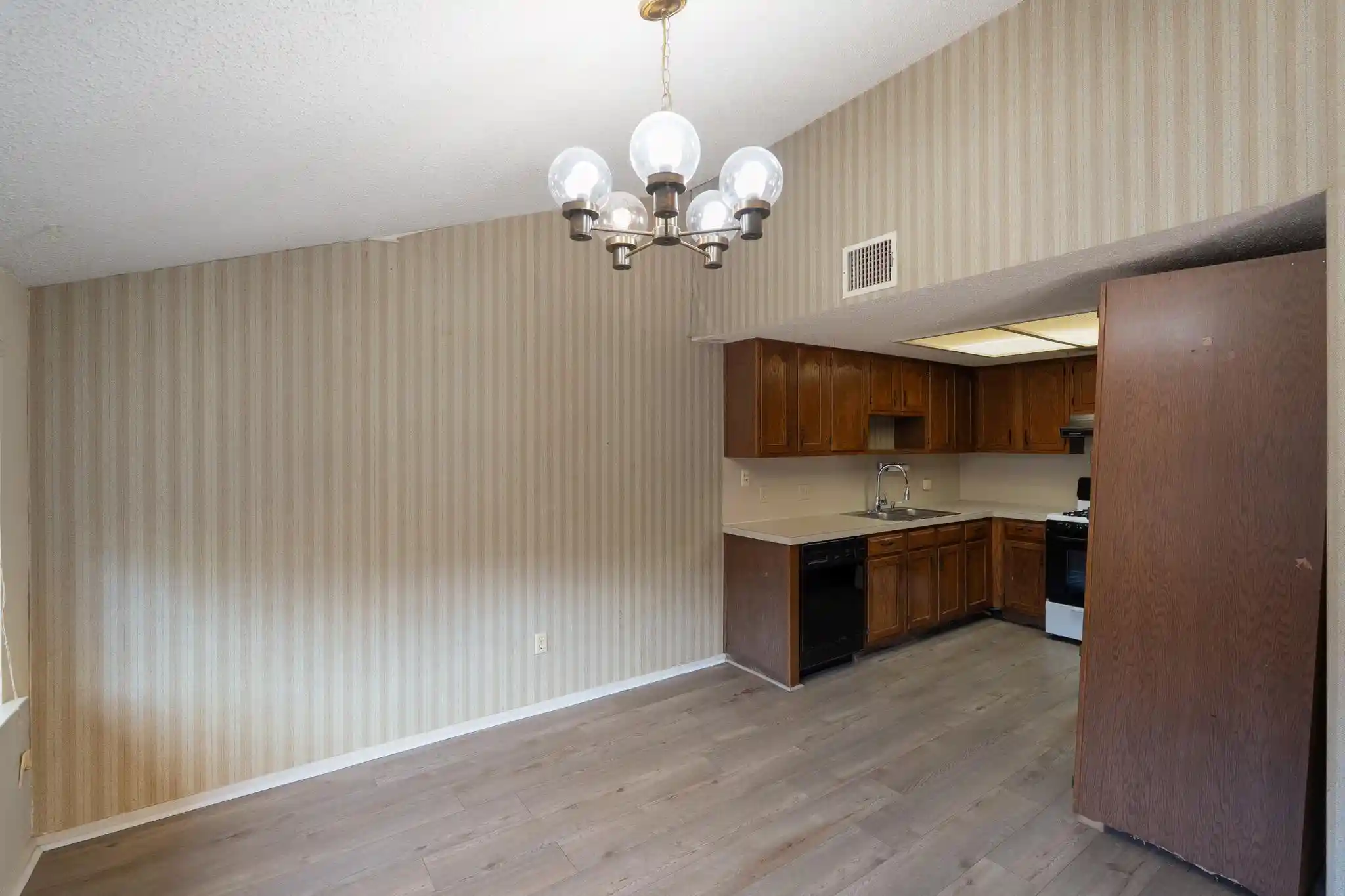 Listing Photo 23 - Condo for sale in 1094 Verbena Dr located at 1094 Verbena Dr, Austin, TX 78750 - Unit #1474