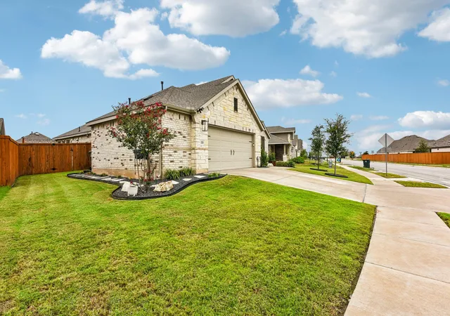 Photo 3 of Single family home for sale at 330 Bay Breeze Dr, Kyle, TX 78640 | MLS# 6985341 | Listing updated on 2026-10-09