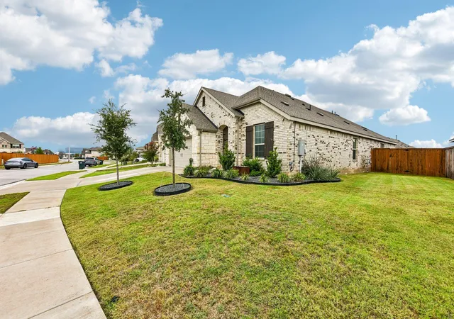 Photo 3 of Single family home for sale at 330 Bay Breeze Dr, Kyle, TX 78640 | MLS# 6985341 | Listing updated on 2026-10-09