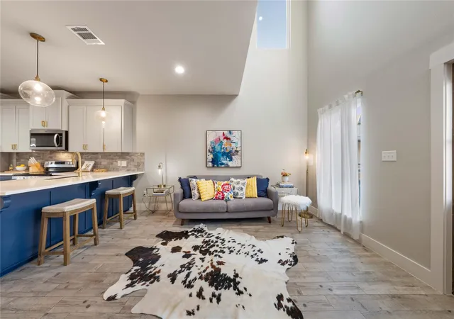 Photo 4 of Townhouse for sale at 1123 Paniolo Dr, Boerne, TX 78006 | MLS# 5723803 | Listing updated on 2026-10-12