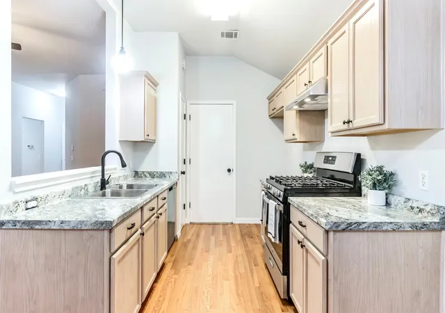 Photo 4 of Single family home for sale at 156 Keystone Loop, Kyle, TX 78640 | MLS# 3777908 | Listing updated on 2026-10-10