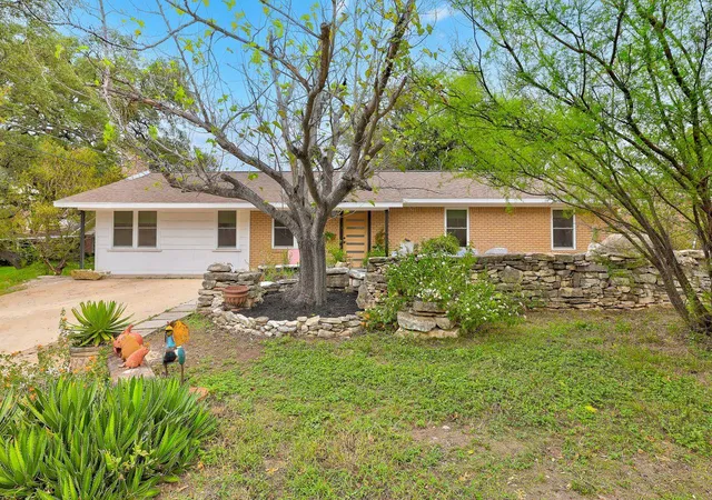 Photo 2 of Single family home for sale at 4505 Dudley Dr, Austin, TX 78735 | MLS# 9956270 | Listing updated on 2026-10-24