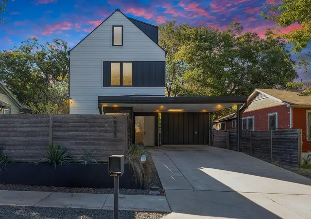 Photo 1 of Single family home for sale at 2935 Pannell St, Austin, TX 78722 | MLS# 7918527 | Listing updated on 2026-10-12