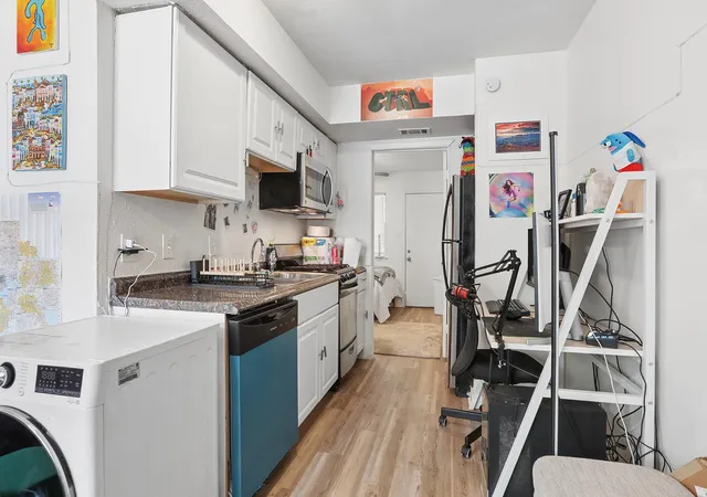 Photo 4 of Condo for sale at 1010 W 23rd Street #5, Austin, TX 78705 | MLS# 3863154 | Listing updated on 2026-10-09