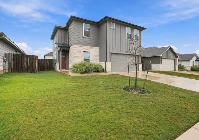Single family home for sale at 213 Little Green Trl, Jarrell, TX 76537 | MLS# 2946565