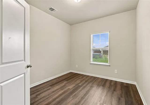 Photo 4 of Single family home for sale at 213 Little Green Trl, Jarrell, TX 76537 | MLS# 2946565 | Listing updated on 2026-10-10