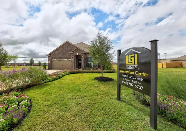 Photo 4 of Single family home for sale at 18312 Stellers Sea St, Elgin, TX 78621 | MLS# 8964331 | Listing updated on 2026-10-10