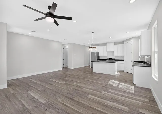 Photo 3 of Single family home for sale at 126 W Maple Dr, Granite Shoals, TX 78654 | MLS# 7128874 | Listing updated on 2026-10-10