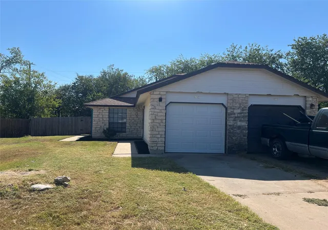 Photo 1 of Multi family home for sale at 905 & 907 Chisholm Cv, Round Rock, TX 78681 | MLS# 9690968 | Listing updated on 2026-10-10