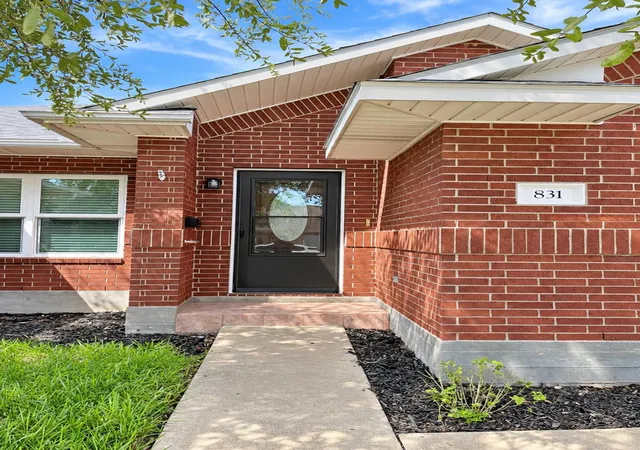 Photo 1 of Single family home for sale at 831 Whispering Oaks Dr, Giddings, TX 78942 | MLS# 1120110 | Listing updated on 2026-10-10