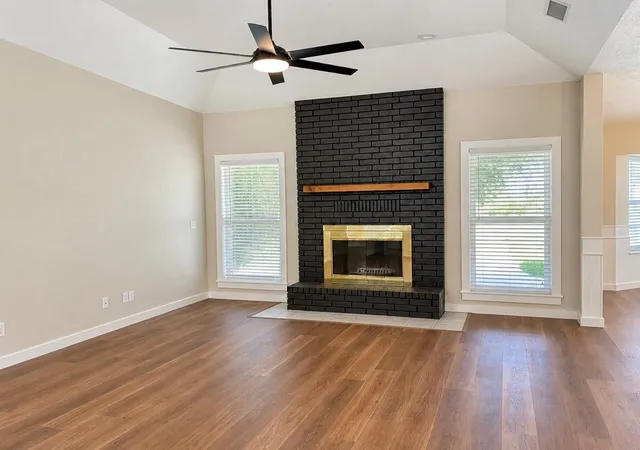 Photo 3 of Single family home for sale at 831 Whispering Oaks Dr, Giddings, TX 78942 | MLS# 1120110 | Listing updated on 2026-10-10