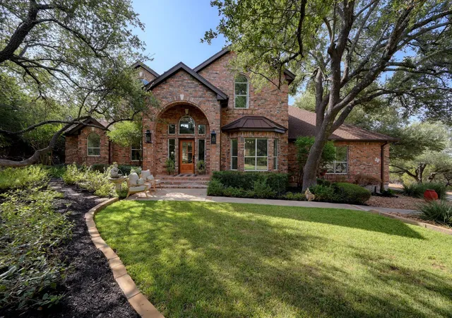 Photo 3 of Single family home for sale at 104 Melanie Cv, Georgetown, TX 78633 | MLS# 2145342 | Listing updated on 2026-10-21