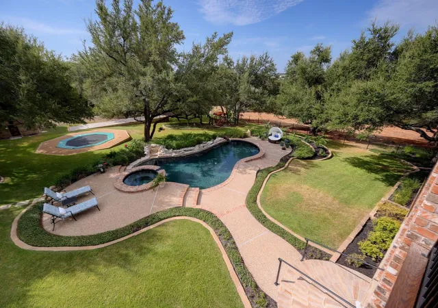 Photo 2 of Single family home for sale at 104 Melanie Cv, Georgetown, TX 78633 | MLS# 2145342 | Listing updated on 2026-10-21