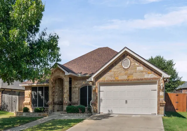 Photo 3 of Single family home for sale at 4930 Sean Patrick Gln, Temple, TX 76502 | MLS# 6735842 | Listing updated on 2026-10-11