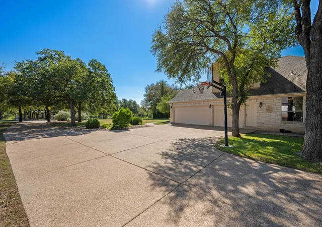 Photo 4 of Single family home for sale at 701 Highland Spring Ln, Georgetown, TX 78633 | MLS# 5125655 | Listing updated on 2026-10-12