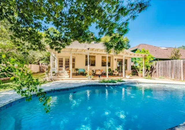 Single family home for sale at 4013 Tecate Trl, Austin, TX 78739 | MLS# 4104203