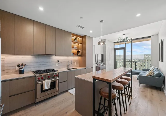 Photo 4 of Condo for sale at 610 Davis St #3805, Austin, TX 78701 | MLS# 3819402 | Listing updated on 2026-10-24