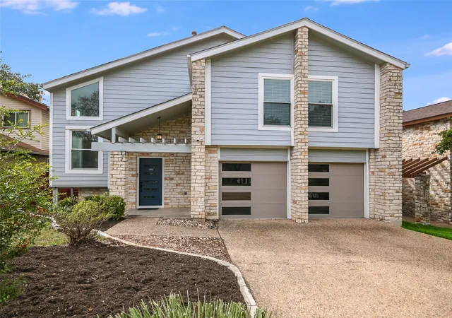 Single family home for sale at 9202 Knoll Crst Loop, Austin, TX 78759 | MLS# 1760823
